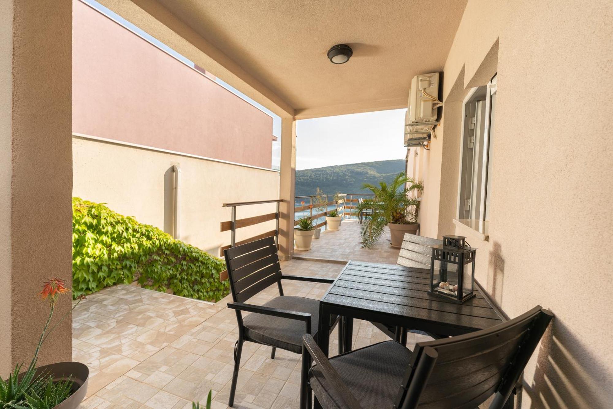 Apartments Palma Rabac Exterior foto