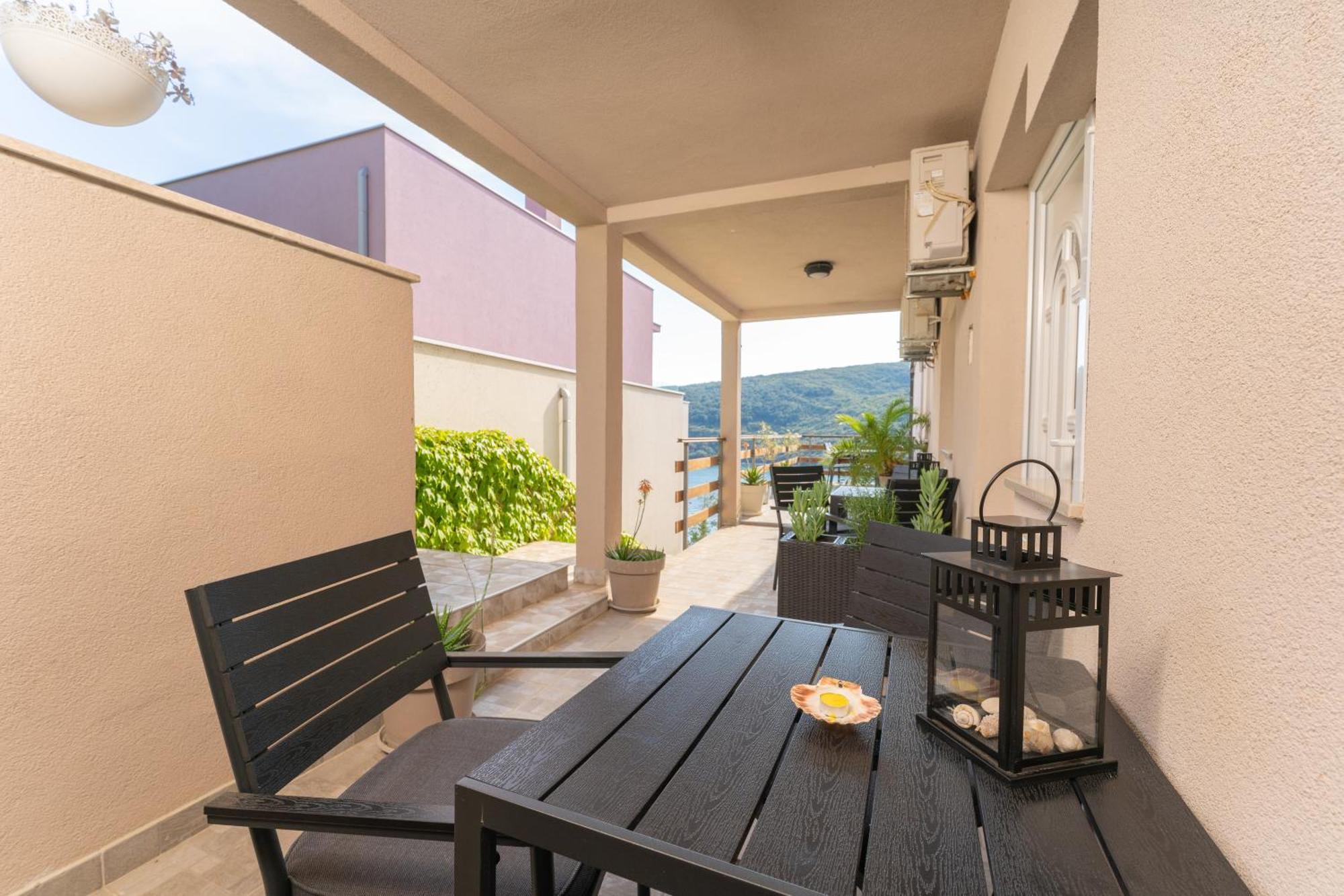 Apartments Palma Rabac Exterior foto